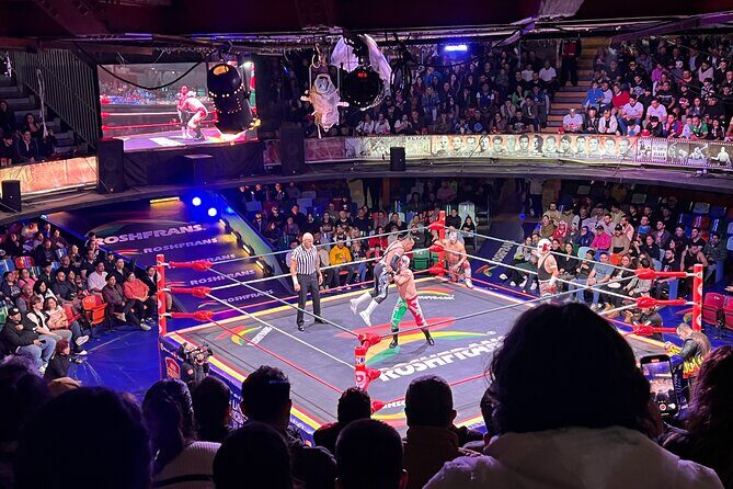 Lucha Libre Saturday Show in Mexico City (SEATS FROM BALCONY) - Why the Arena Coliseo Saturday Show Works for an Evening Plan