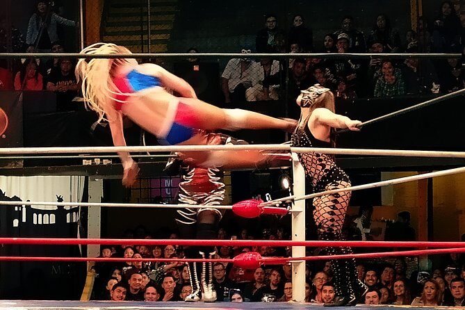 Lucha Libre wrestling show, tacos and beer with artist - Key things to know before you go