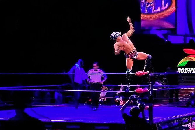 Lucha Libre wrestling show, tacos and beer with artist - Lucha Libre in Mexico City: why this format works