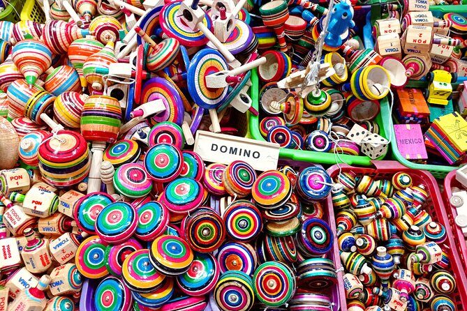 Markets private tour: La Ciudadela, Sonora, San Juan & Lagunilla - La Lagunilla Market on Sundays: Tepito Energy, Antiques, Clothes, Music, and a Drink