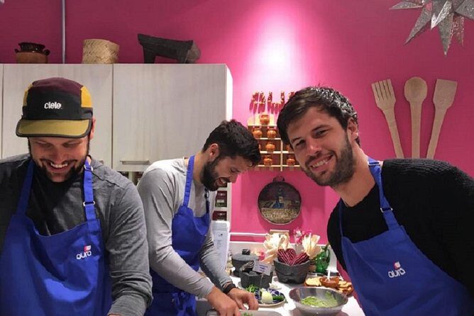 Mastering Mexican Salsas Cooking Class and Market Tour - From Roma Norte meet-up to a real salsa rhythm