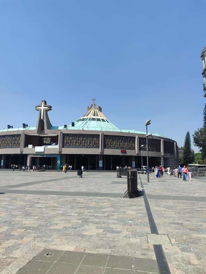 Mexico City: Basilica of Guadalupe Complex Tour - The guided start: safety briefing and the first views