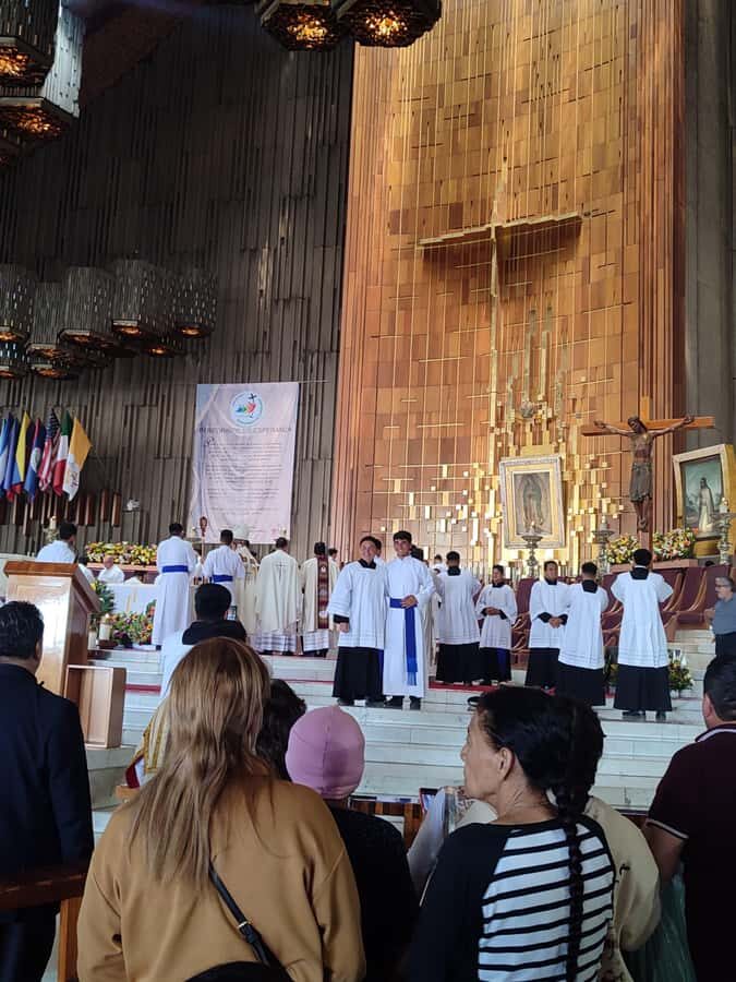Mexico City: Basilica of Guadalupe Complex Tour - Viewing the Virgin’s mantle close up: respectful expectations