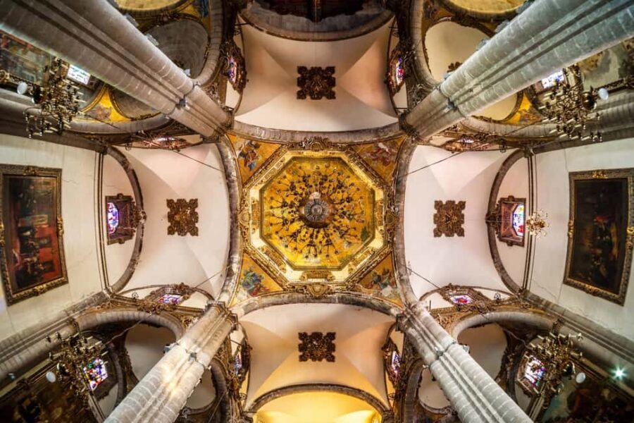 Mexico City: Basilica of Our Lady of Guadalupe Private Tour - New Basilica and the miraculous image of Guadalupe