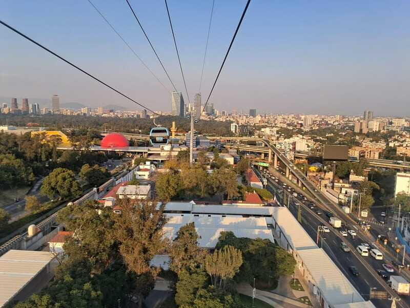 Mexico City: cable car tour, cultural sites and typical food - Santa Fe market food: tlacoyos and fruit-flavored water included