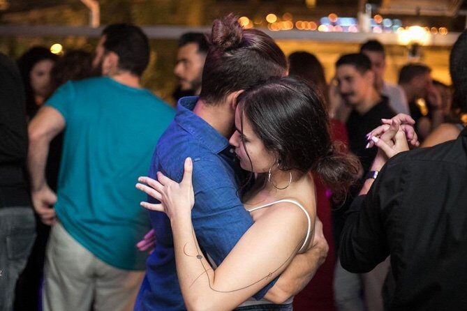 Mexico City CDMX Salsa Lovers Dance Experience - Learning salsa in a group: basics to advanced, but still personal