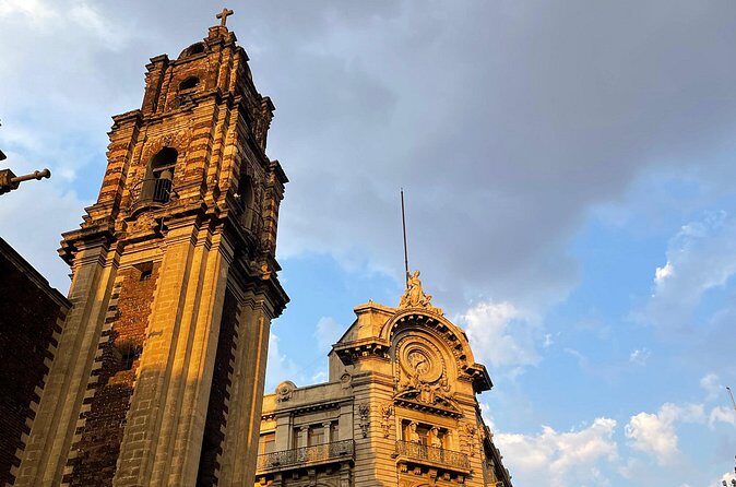 Mexico City Center Private Walking Tour - The City Center shop time: useful if you plan for it