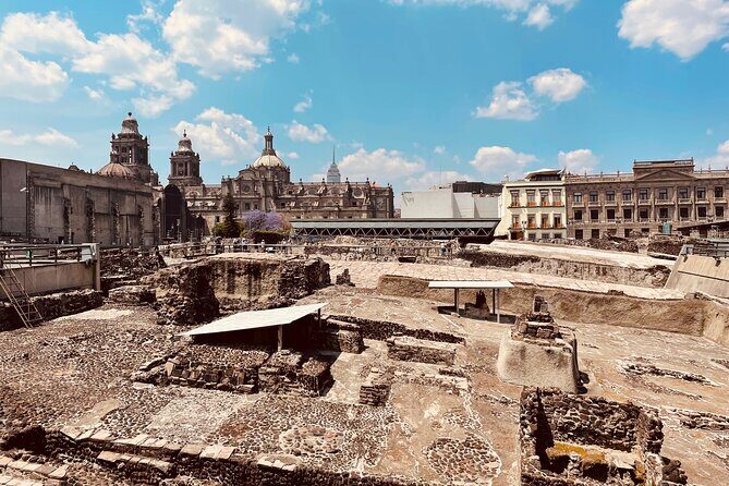 Mexico City Center Private Walking Tour - Zócalo square: learn to read a city from street level