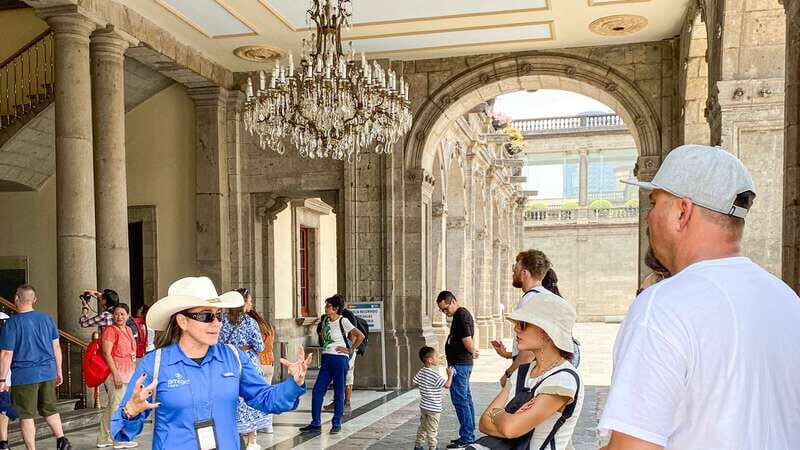 Mexico City: Chapultepec Castle and Anthropology Museum Tour - Why Chapultepec Hill is the perfect history stage