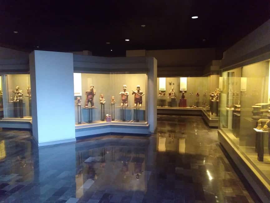 Mexico City: Chapultepec Park and Museums Walking Tour - A 4-hour route that fits museum lovers and casual culture fans