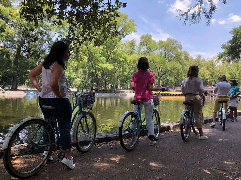Mexico City: Chapultepec & Reforma Historic Bike Experience - Safety and Pace: Easy Riding, Real Crossings, Extra Help