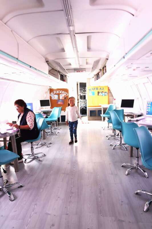 Mexico City: City Highlights Cable Car Ride w/ Taco & Tour - The Airplane Turned Cultural Venue: The Utopia Library Stop