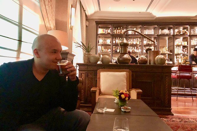 Mexico City Craft Cocktail Bar Crawl - Stop 1 around Paseo de la Reforma and Juárez: starting where the city shines
