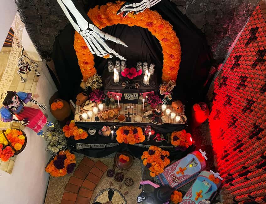 Mexico City: Day of the Dead House and craft workshop - Guided house-offrenda tour: pre-Hispanic roots to today’s Día de Muertos