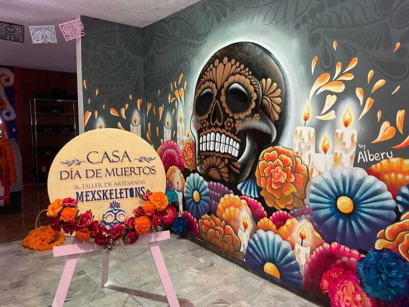Mexico City: Day of the Dead House and craft workshop - The crafts workshop: watching artists make Day of the Dead art