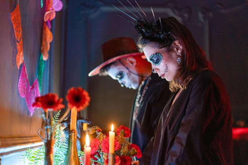 Mexico City: Day of the Dead, Legends & Ghosts Mystery Tour - Starting at Hostal Amigo: why the tour begins there