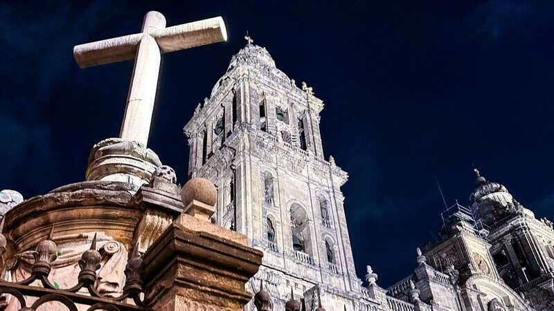 Mexico City: Day of the Dead, Legends & Ghosts Mystery Tour - Timing and pace: what 2.5 hours feels like on foot