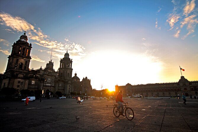 Mexico City Downtown Centro private tour+ Palacio de Bellas Artes - Centro Histórico, but with flexibility: how your route becomes personal