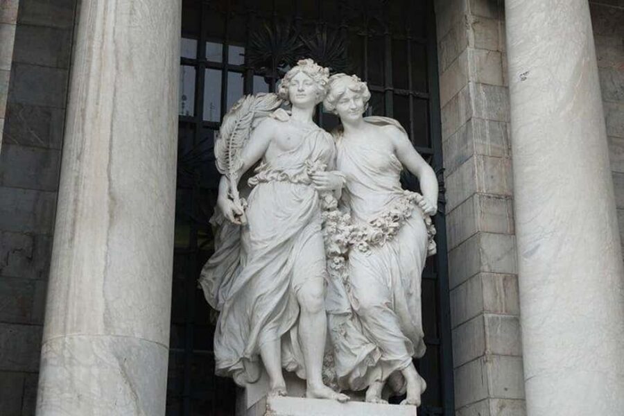 Mexico City: Exclusive Tour of Palacio de Bellas Artes - What You’ll Notice First About Palacio de Bellas Artes