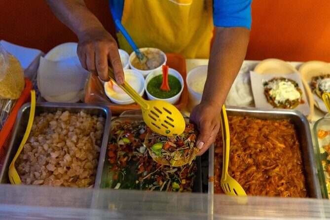 Mexico City Food Tour in the Historic Center: Heritage on a Plate - Getting there and finding your guide at Zócalo