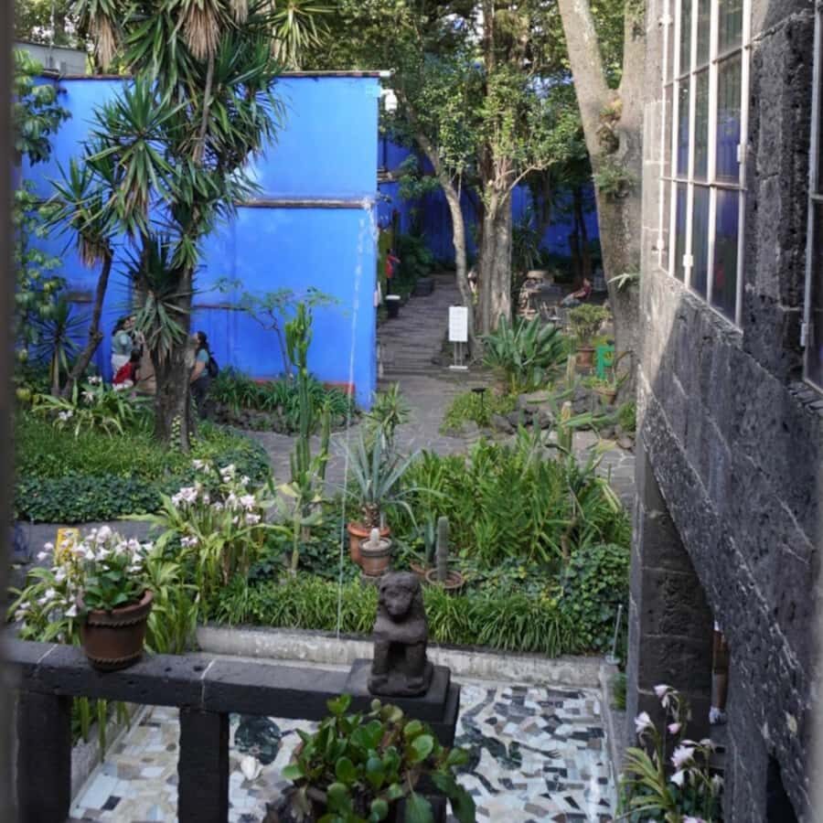 Mexico City: Frida Kahlo Museum Tour - Coffee first: a short break that makes the museum feel easier