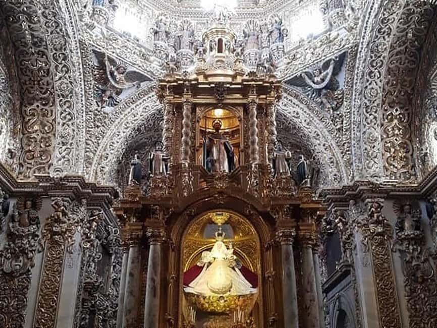 Mexico City: Full-Day Puebla and Cholula Tour - Lunch in Puebla and the Sweet Street food moment