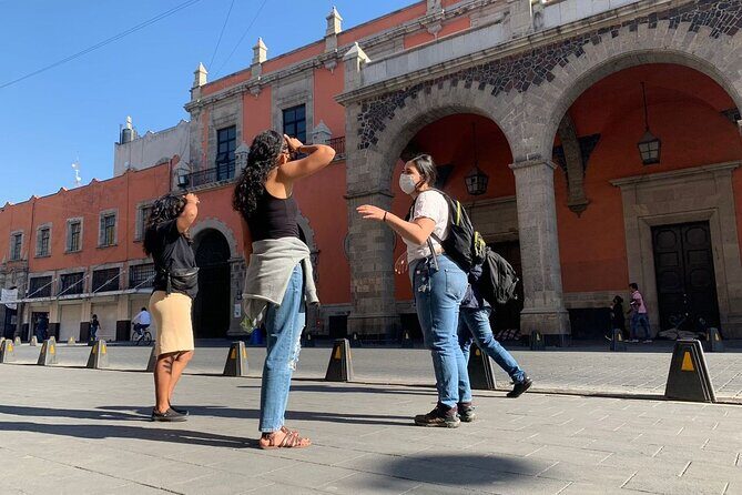 Mexico City: Hidden Markets, Street Food & Salsa-Making Tour - Mercado Jamaica’s 3-in-1 flower market: choose blooms, eat snacks, and watch it all happen