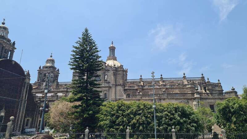 Mexico City: Historical walking tour of Tenochtitlan - Cortés’s lodging at the Old Axayacatl Palace: the power story underfoot