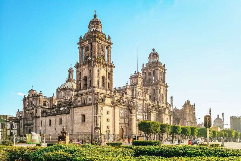 Mexico City: Hop-on Hop-off Bus Tour - South Route (11am–7pm): Coyoacán neighborhoods, Frida Kahlo area, and UNAM