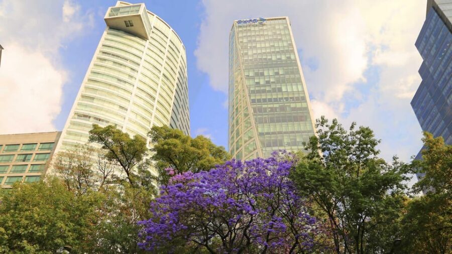 Mexico City: Hop-on Hop-off City Tour with Attractions - Audio guide with headphones: the storytelling layer most people miss