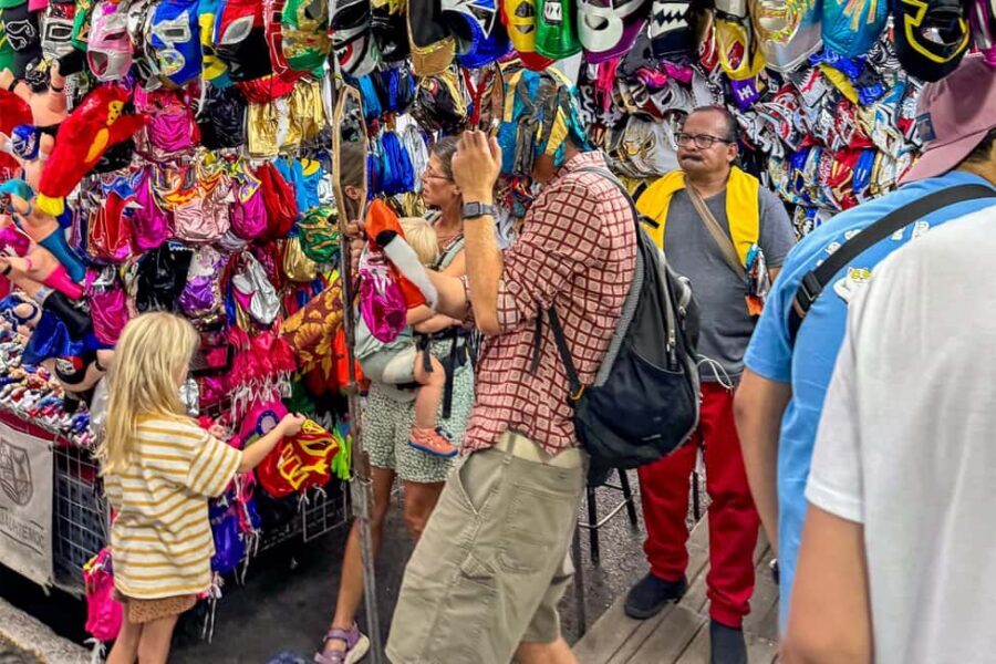 Mexico City: Local Walking Tour with Mezcal & Wrestling Show - Getting to the arena: metrobus logic and day-of-week venue swaps