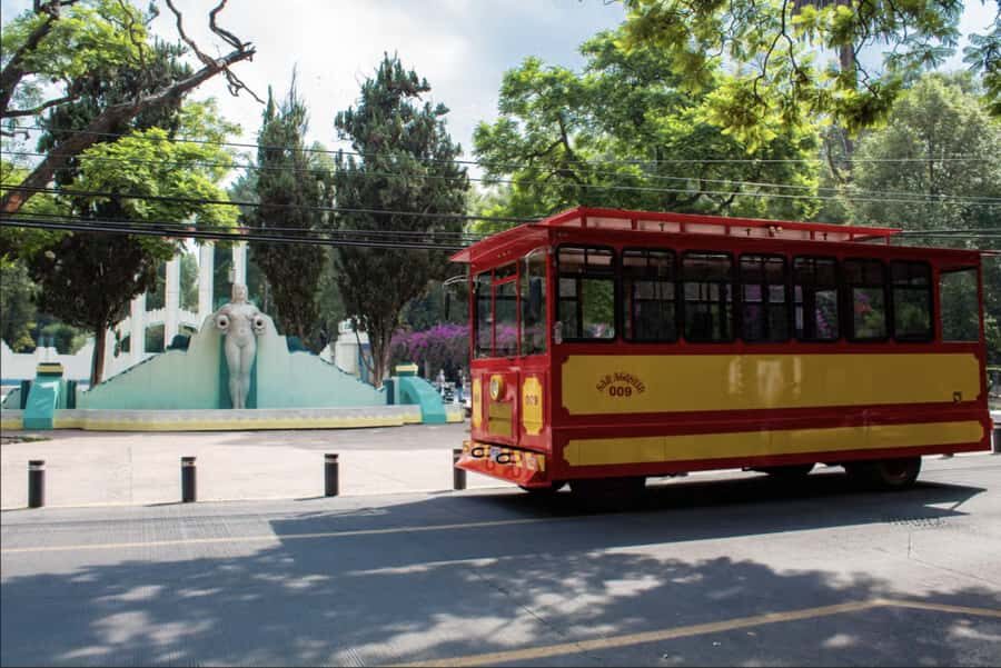 Mexico City: Mexico Tram, Iconic Landmarks, and Legends - A 45-minute tram ride that lines up the historic center