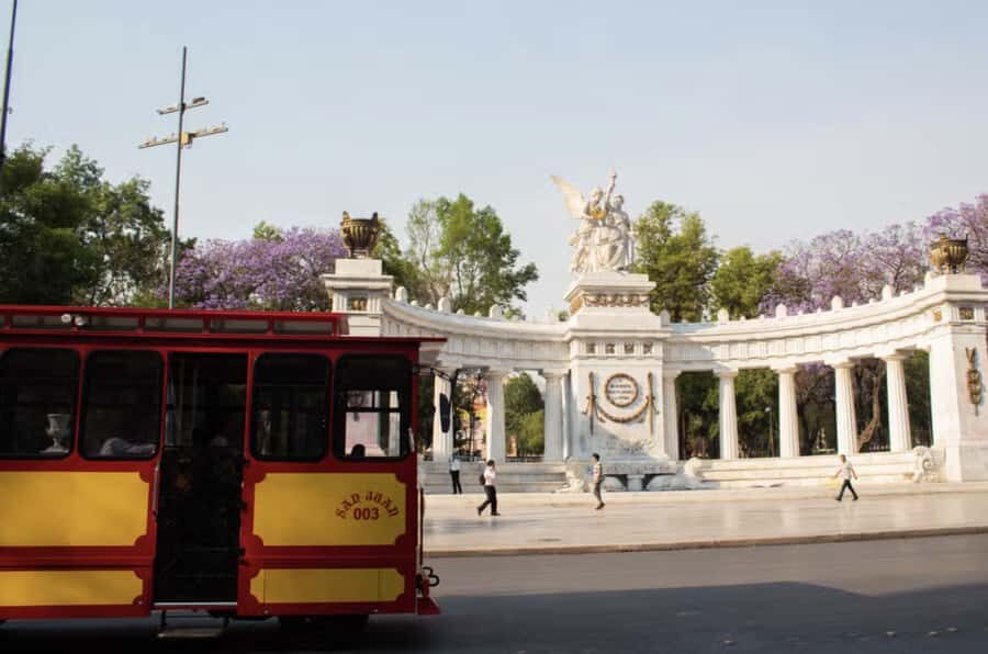 Mexico City: Mexico Tram, Iconic Landmarks, and Legends - Legends that connect Tenochtitlán, colonial Mexico, and today
