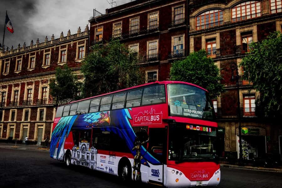 Mexico City: Night Bus Tour - How to pick the best seat on a double-decker at night