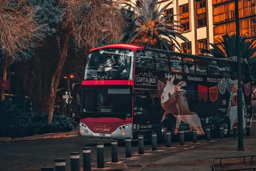 Mexico City: Night Bus Tour - Audioguide in English and Spanish: use it like a cheat sheet
