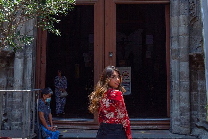 Mexico City Poetry Tour - Stop 1 at House of Tiles (Sambors): loneliness and communion