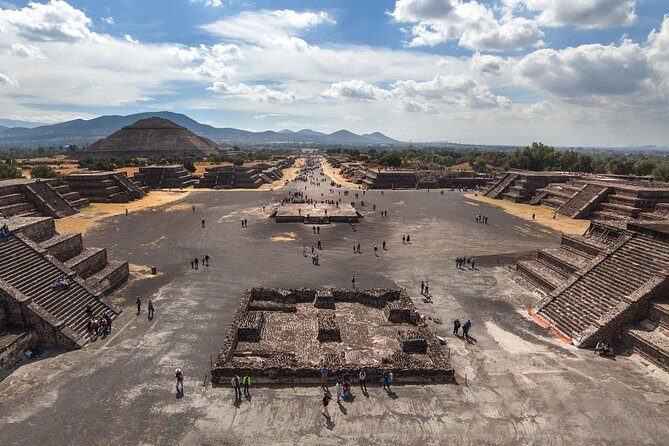 Mexico City Private City Tour: Teotihuacan and Basilica of Our Lady of Guadalupe - How the private format really changes the day