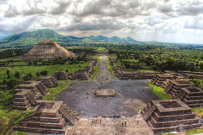 Mexico City Private City Tour: Teotihuacan and Basilica of Our Lady of Guadalupe - What to wear and bring for pyramid sun and cathedral shade
