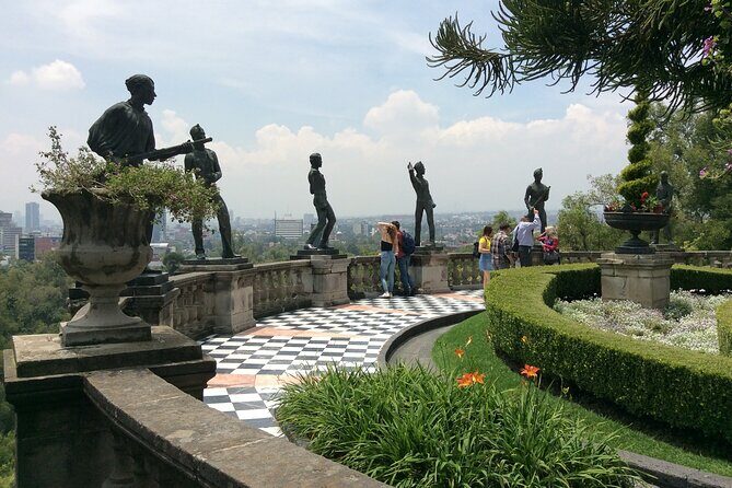Mexico City Private Layover Tour with a Local Guide: Custom & Flexible - Language, meeting point, and the “start on time” advantage