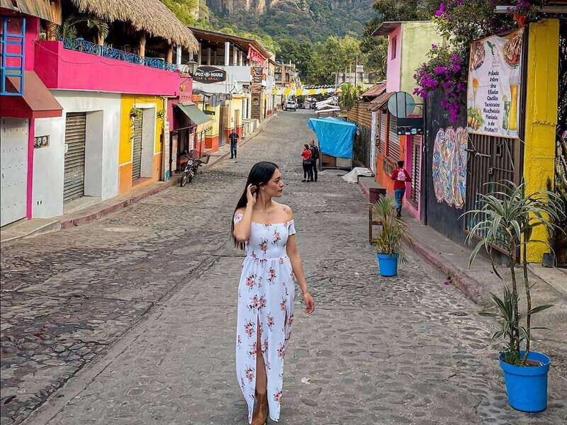 Mexico City Private Tepoztlán Tour: Explore Ancient Ruins - Walking the streets and browsing the handicrafts market