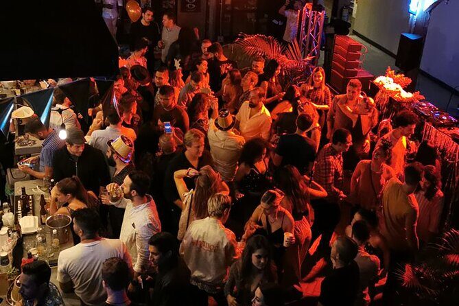 Mexico City Pub Crawl - Group Size and Social Mix: What the Max 80 Means