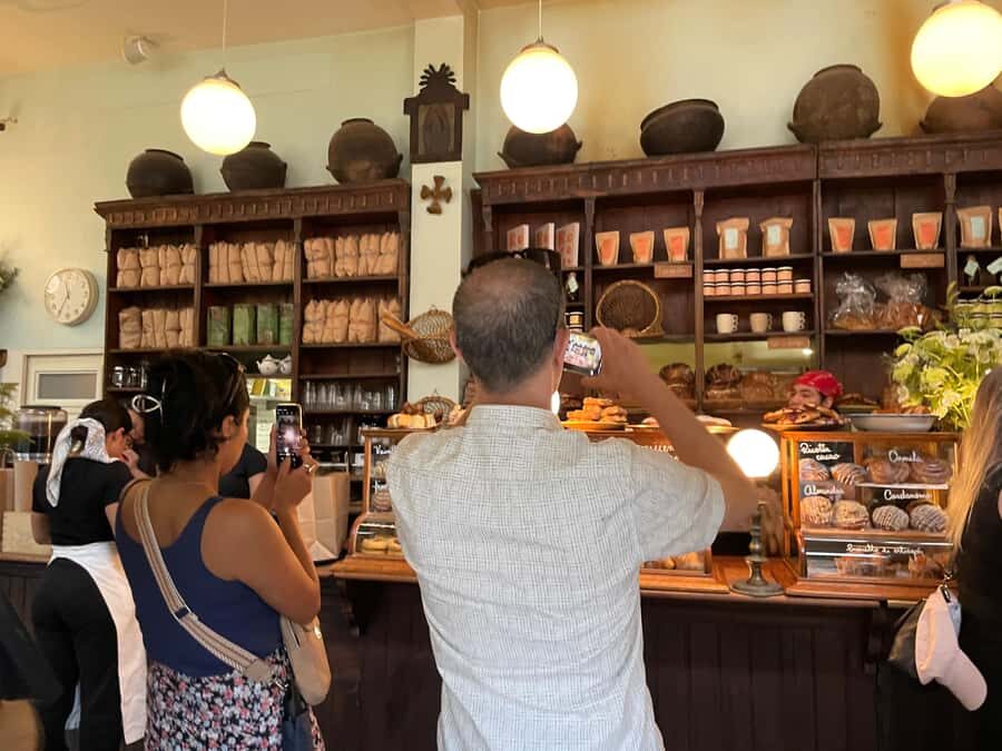 Mexico City: Roma and Condesa Guided Walking Tour - Spotting Art Nouveau and Art Deco in real life