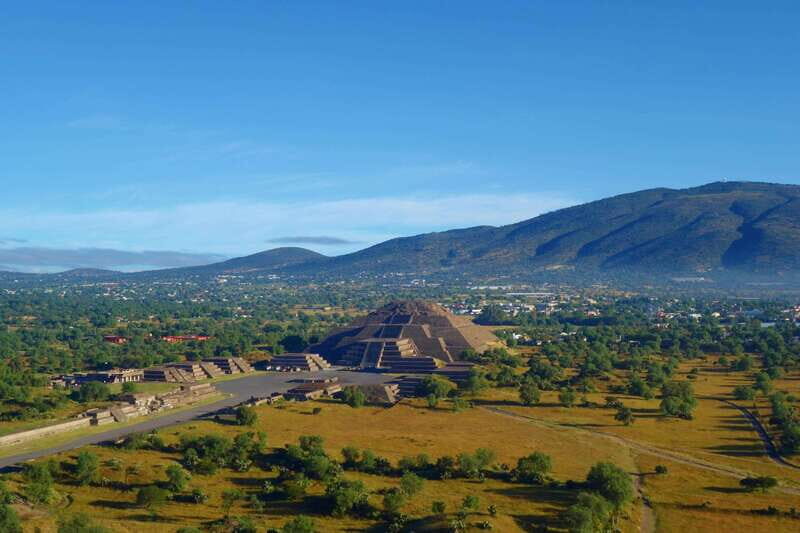 Mexico City: Teotihuacan, Tlatelolco & Basilica of Guadalupe - Morning Pickup and the Ride Out of Mexico City