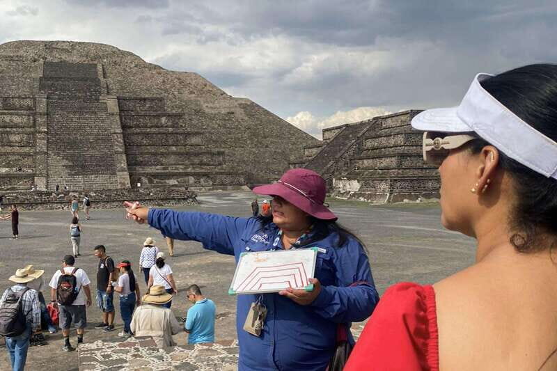 Mexico City: Teotihuacan, Tlatelolco & Basilica of Guadalupe - Basilica of Our Lady of Guadalupe: Plan for Meaning, Crowd Energy, and Photos