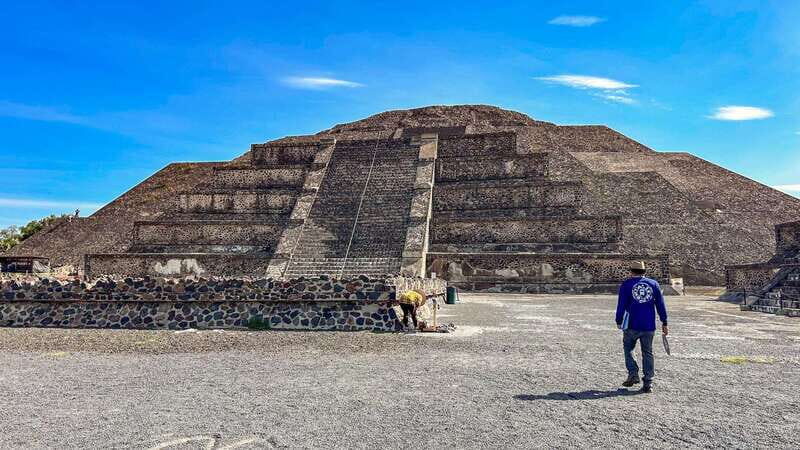 Mexico City: Teotihuacan, Tlatelolco & Basilica of Guadalupe - Spirits Stop, Arts & Crafts, and the Built-In Tequila Tasting