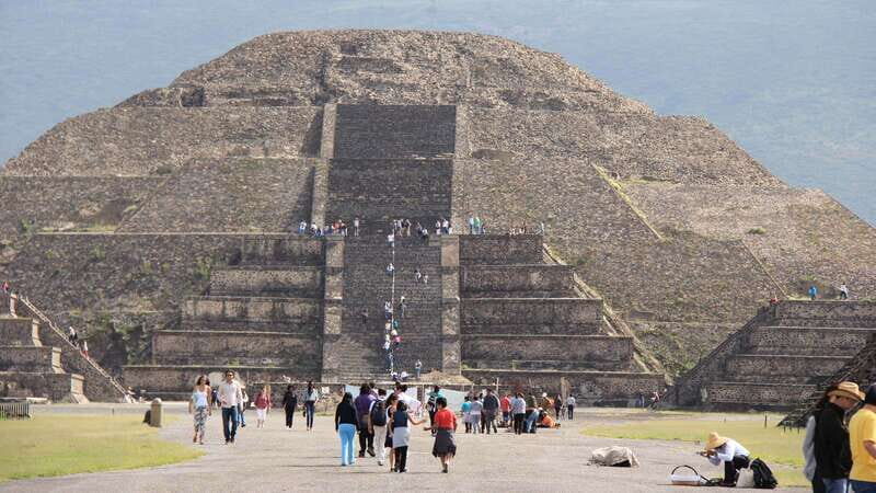 Mexico City: Trip to Teotihuacan Pyramids & Guadalupe Shrine - Teotihuacan in about 3 hours: Avenue of the Dead and the big climbs