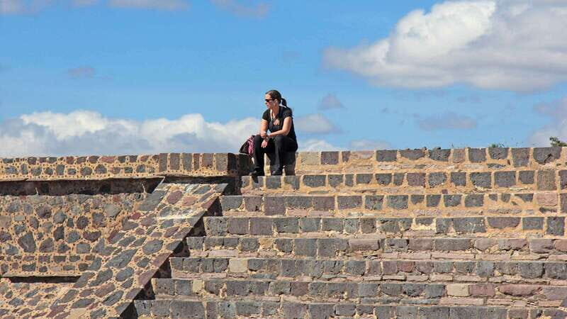 Mexico City: Trip to Teotihuacan Pyramids & Guadalupe Shrine - Lunch at Teotihuacan: included buffet, and drinks are extra