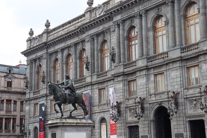 Mexico City Walking Tour - Catedral Metropolitana and Palacio Nacional: faith and government in the same walking band