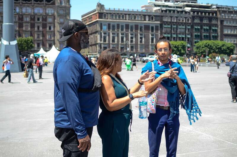 Mexico City: Zocalo Tacos Tour by Michelin-Star Chef Torres - What Guides Get Right: Ricardo and Manu’s Teaching Style