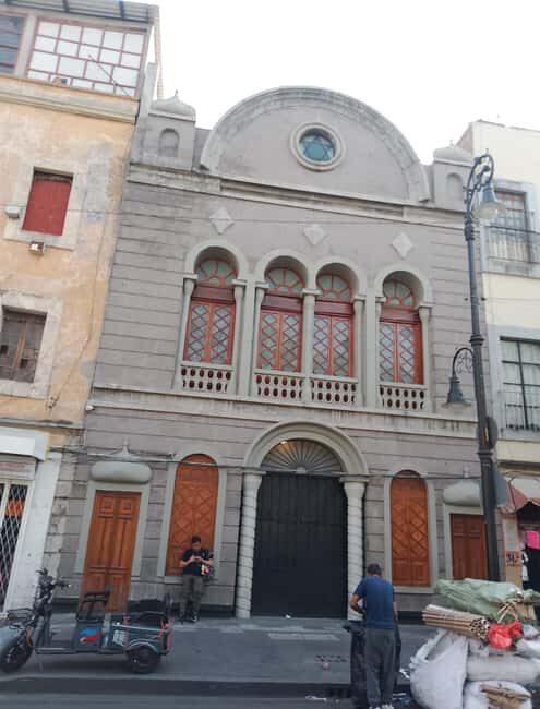 Mexico City's Jewish Quarter: Private Tour - Starting at the Zócalo: how the tour frames Jewish arrival stories